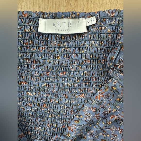 ASTR the Label Blue Floral Print Flounce Sleeved Blouse Size XL - Picture 5 of 5